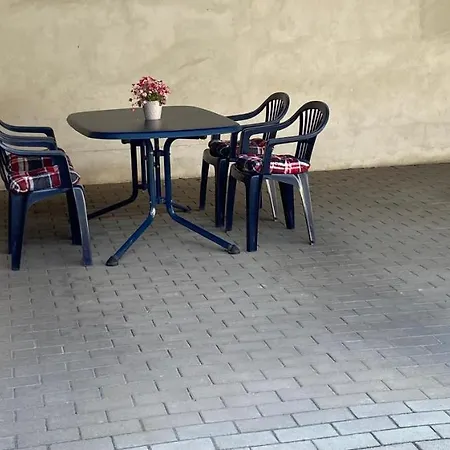 Schoen Moeblierte In Genthin/ Ot Tucheim