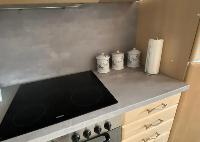 Schoen Moeblierte In Genthin/ Ot * Tucheim